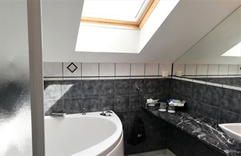Our Juniorsuite comes with a bathtub